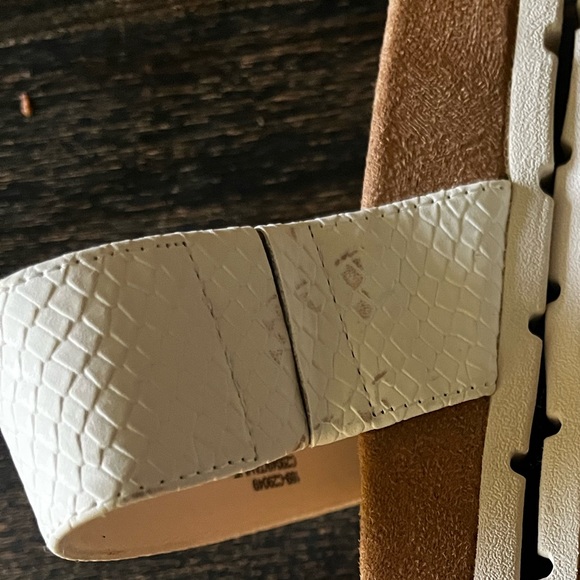 Cliffs by White Mountain White Stripe Sandals  Size 10 - Picture 4 of 8